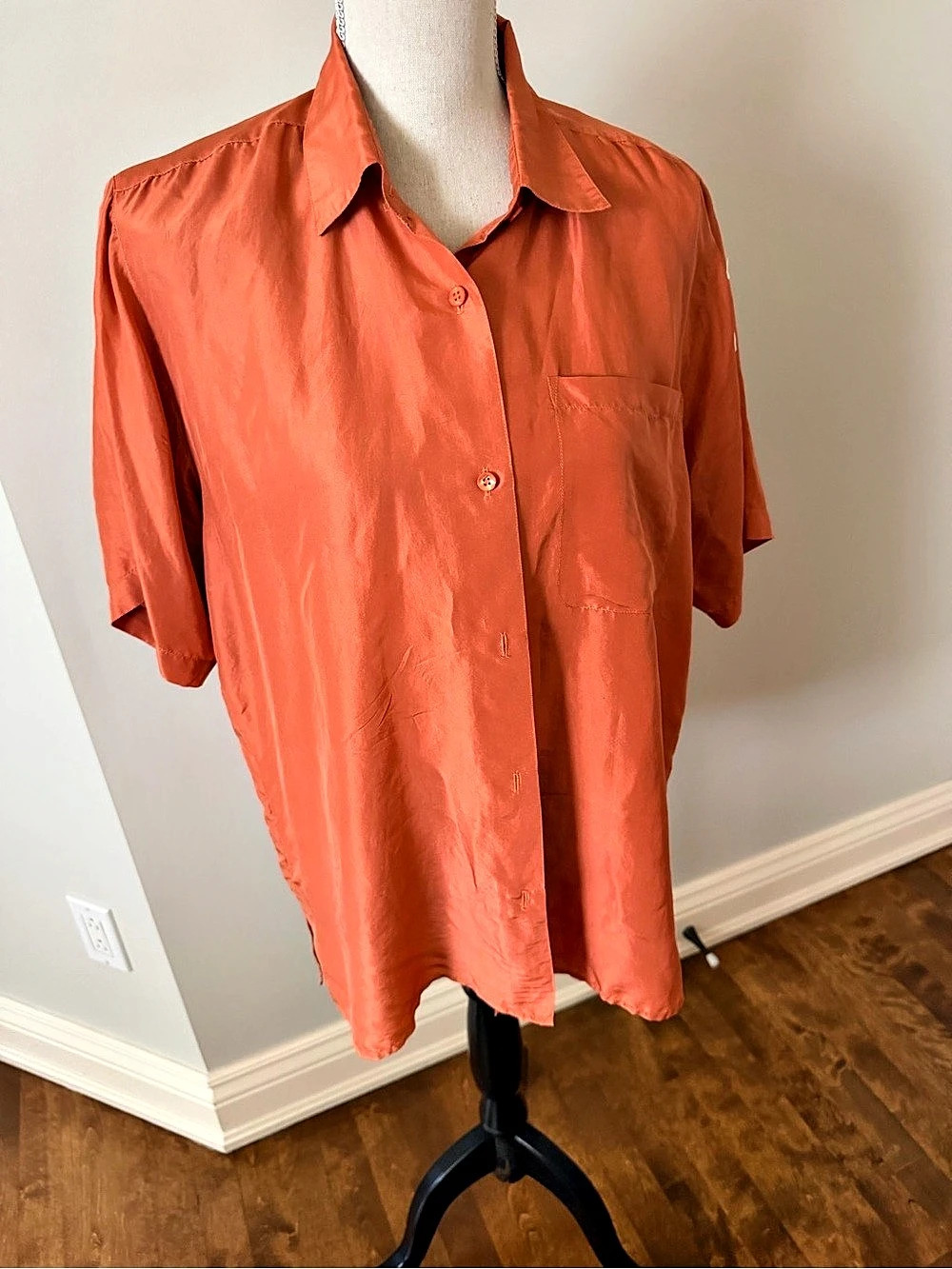 Vintage Short Sleeve Button Down Orange in 100% Silk Like New